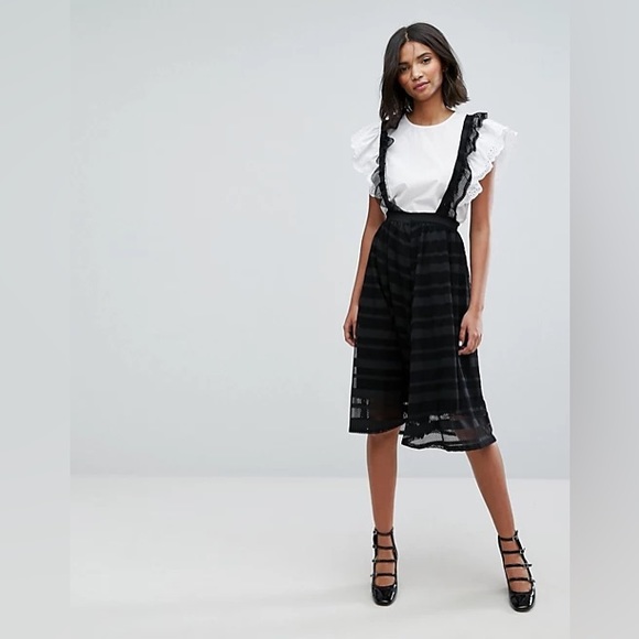 Lost Ink Pinafore Skirt In Lace - Picture 9 of 12